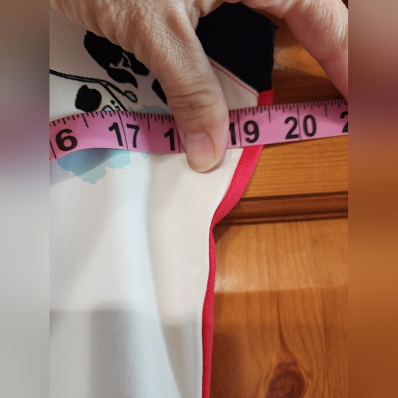 Tail Tech Athletic Cao Sleeve Tee, Floral Design, Size Small - Picture 4 of 10